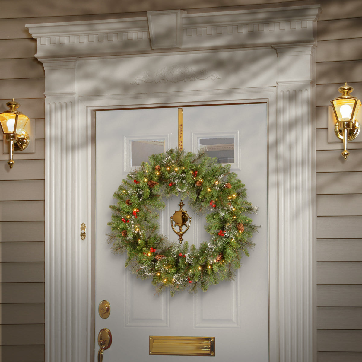 Pre Lit Crestwood Spruce Christmas Wreath with LED Lights, 76 cm