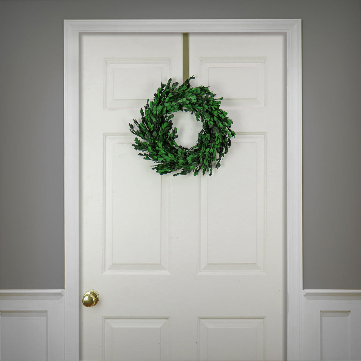 Boxwood Swirl Wreath, 46 cm