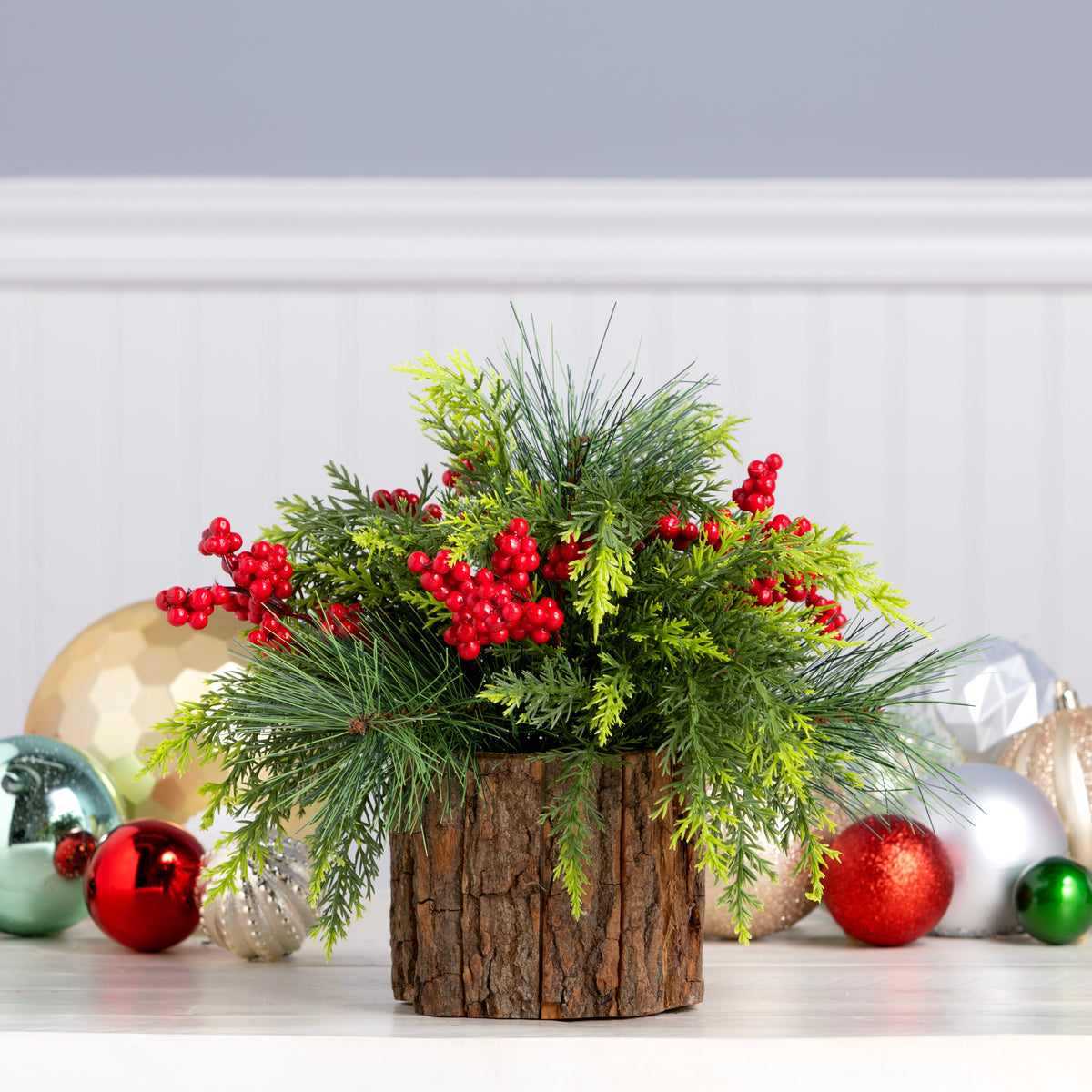 Classic Christmas Table Centrepiece, 28 cm