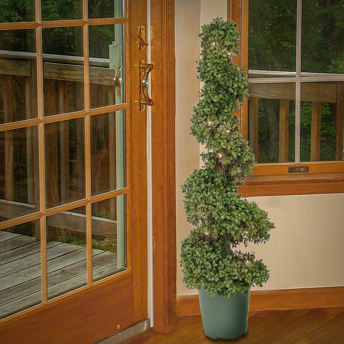 Pre Lit Boxwood Spiral Topiary, LED, 112 cm