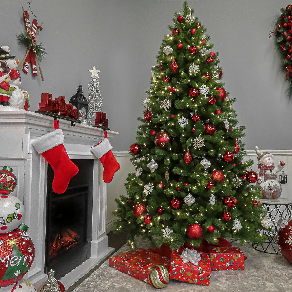 7ft Pre Lit Realistic Downswept Douglas Fir, 700 Clear Lights