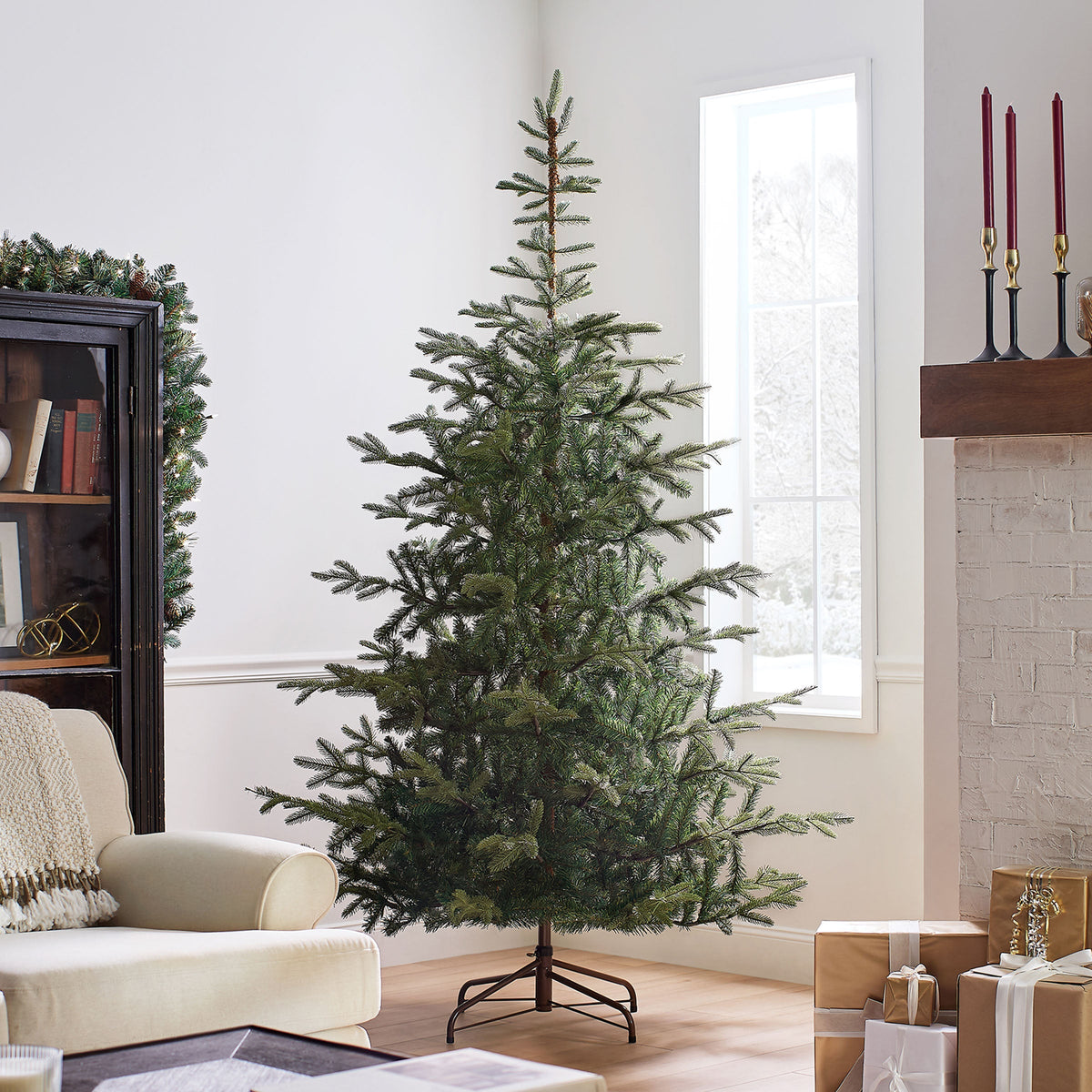 7.5ft Pre Lit Norwegian Spruce Hinged Christmas Tree, Clear Lights